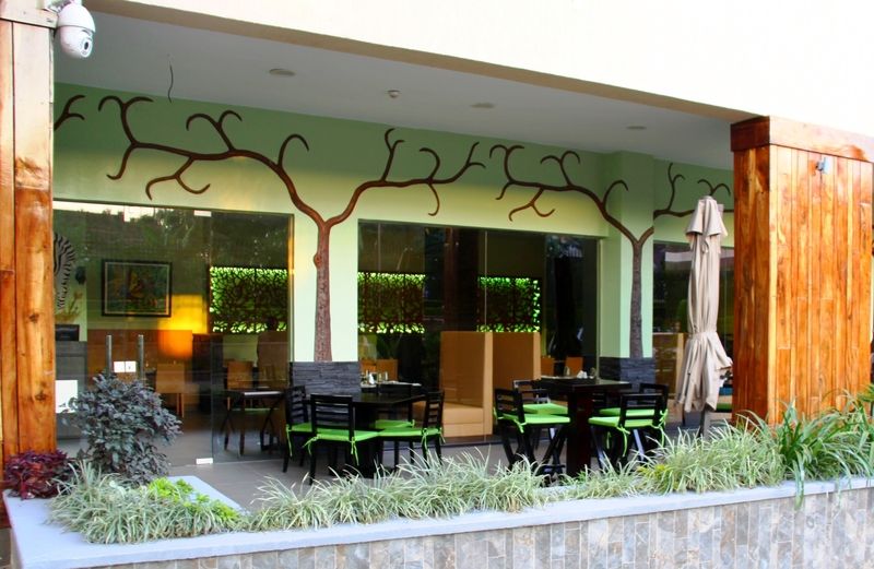 Best Western Premier Garden Hotel Entebbe Esterno foto
