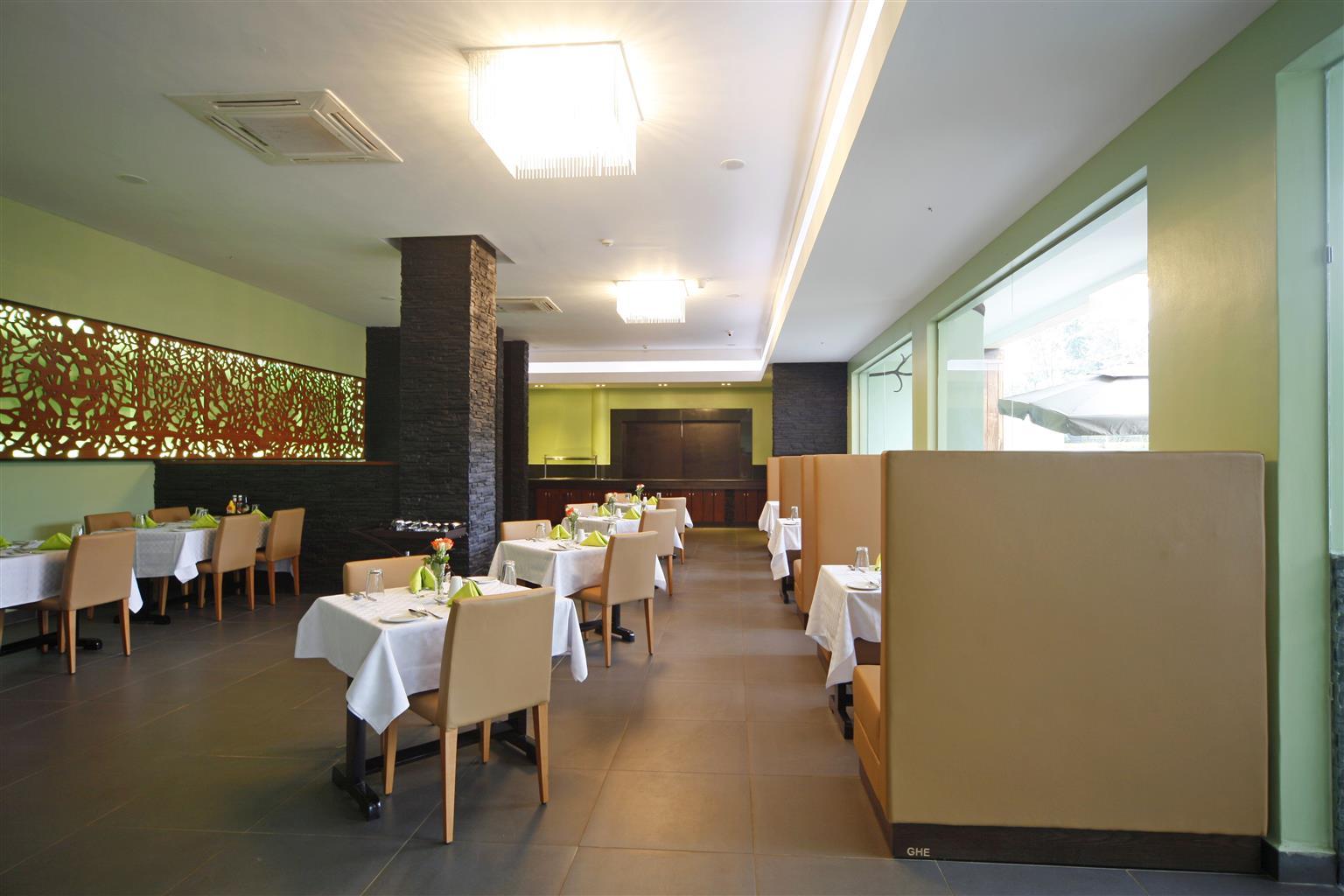 Best Western Premier Garden Hotel Entebbe Esterno foto