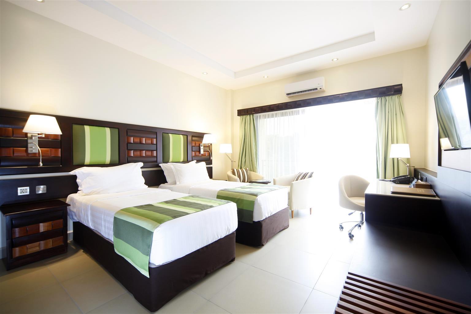 Best Western Premier Garden Hotel Entebbe Esterno foto