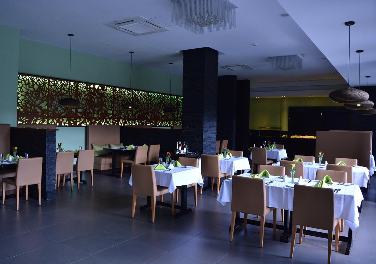 Best Western Premier Garden Hotel Entebbe Esterno foto