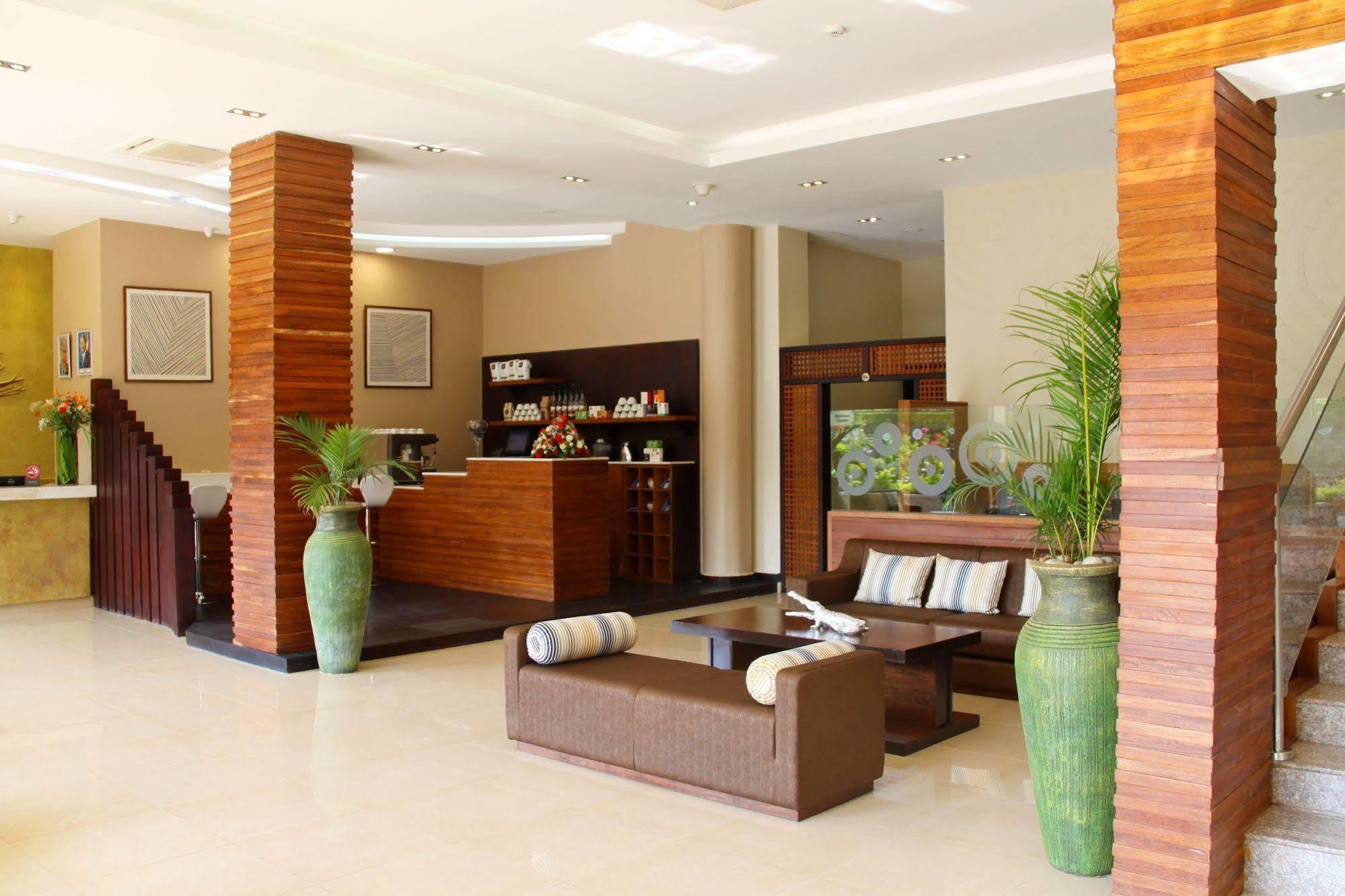 Best Western Premier Garden Hotel Entebbe Esterno foto