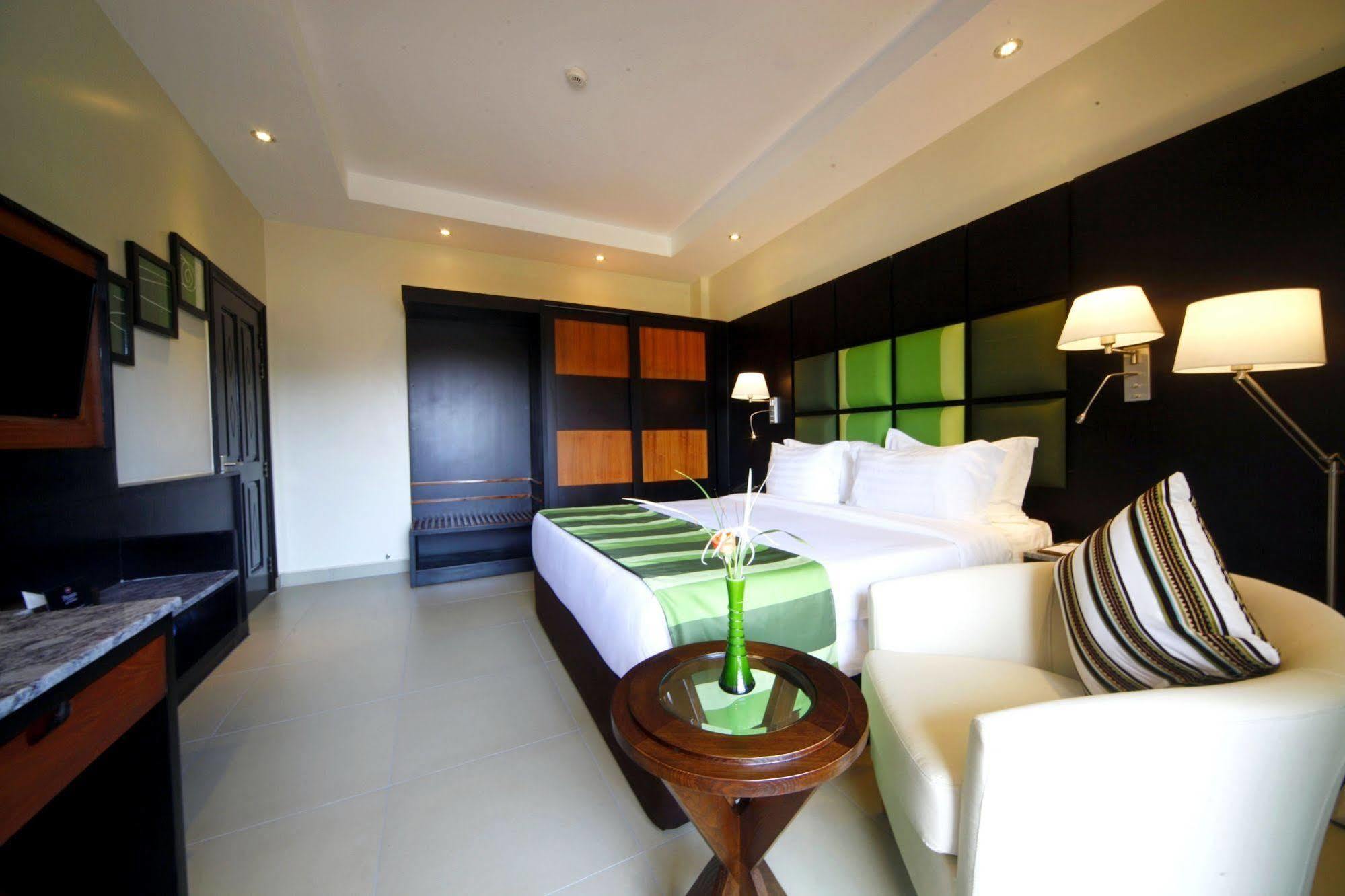 Best Western Premier Garden Hotel Entebbe Esterno foto