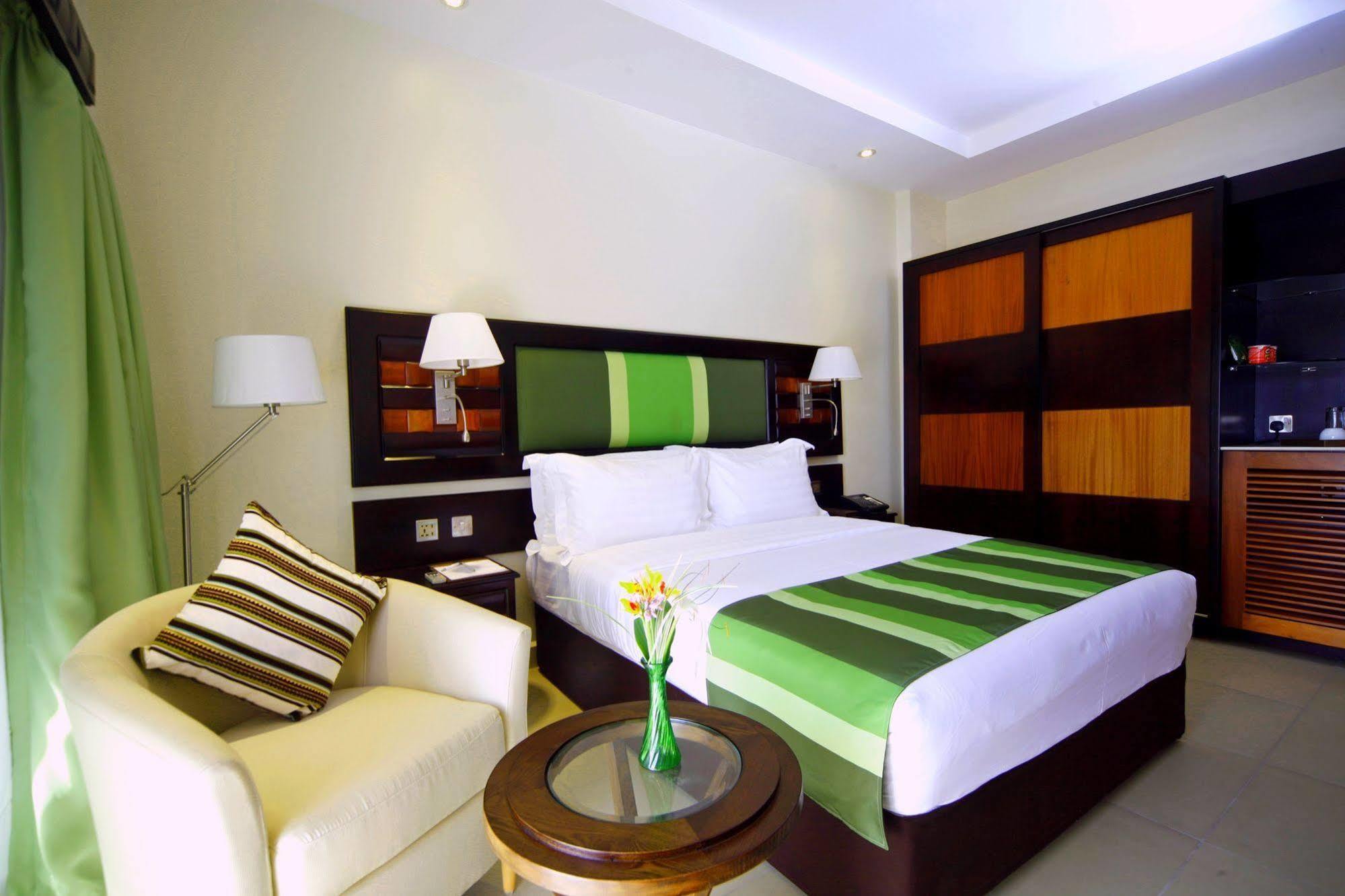 Best Western Premier Garden Hotel Entebbe Esterno foto