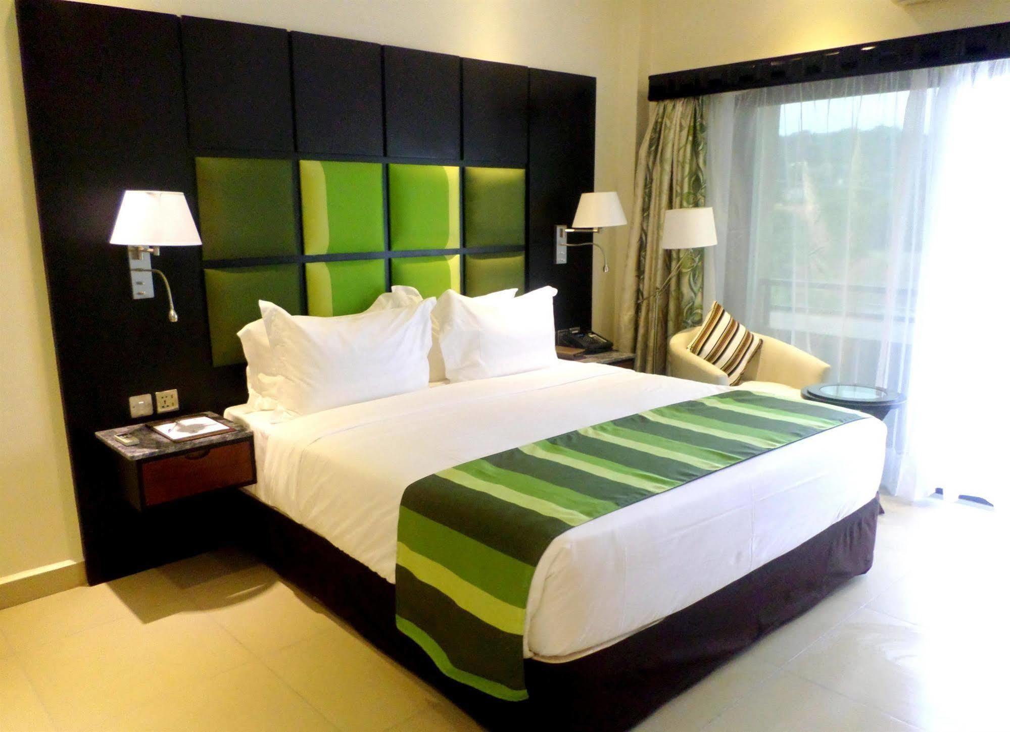 Best Western Premier Garden Hotel Entebbe Esterno foto