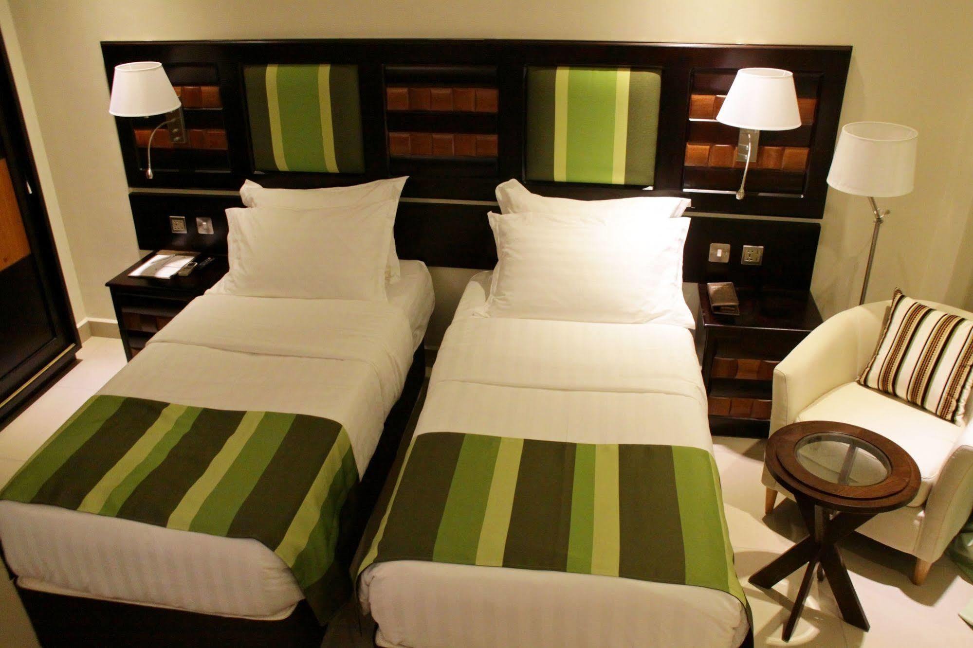 Best Western Premier Garden Hotel Entebbe Esterno foto